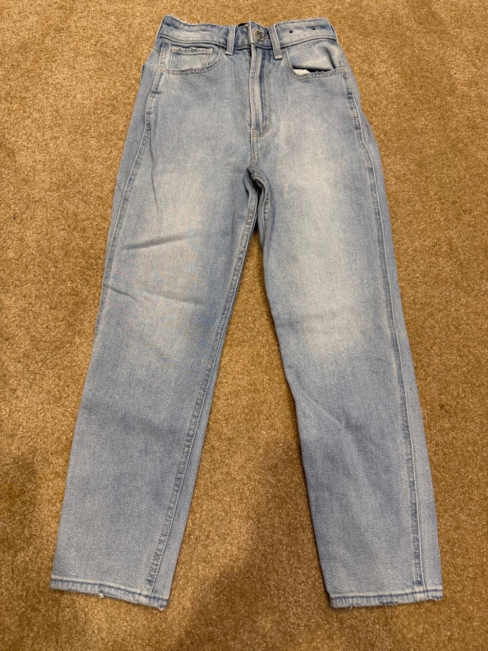 Women’s Hollister Ultra High Rise Mom Jeans Size 000S/23S